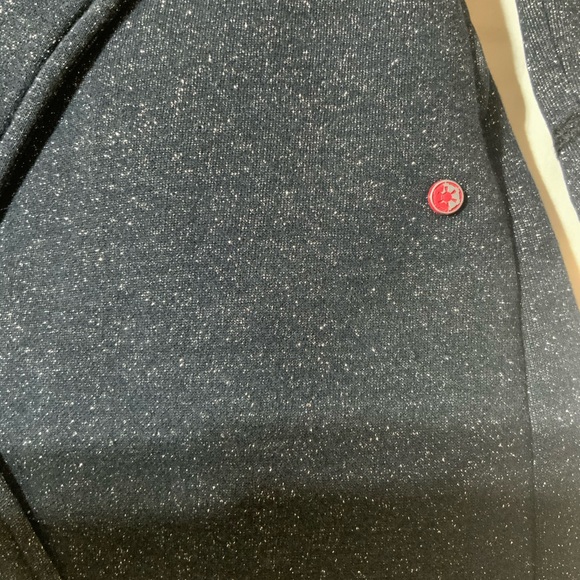 Ugg x Star Wars Vader Robe - Picture 14 of 15